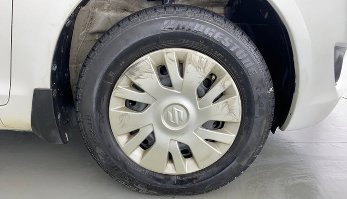 2014 Maruti Swift VXI D, Petrol, Manual, 35,206 km, Right Front Wheel