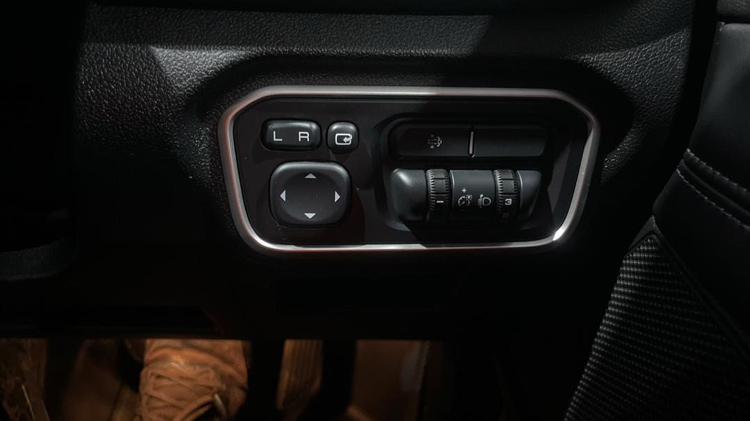 2023 GWM Ute Cannon Vanta (4x4), Automatic, 36833 km, Utility Switches/Buttons