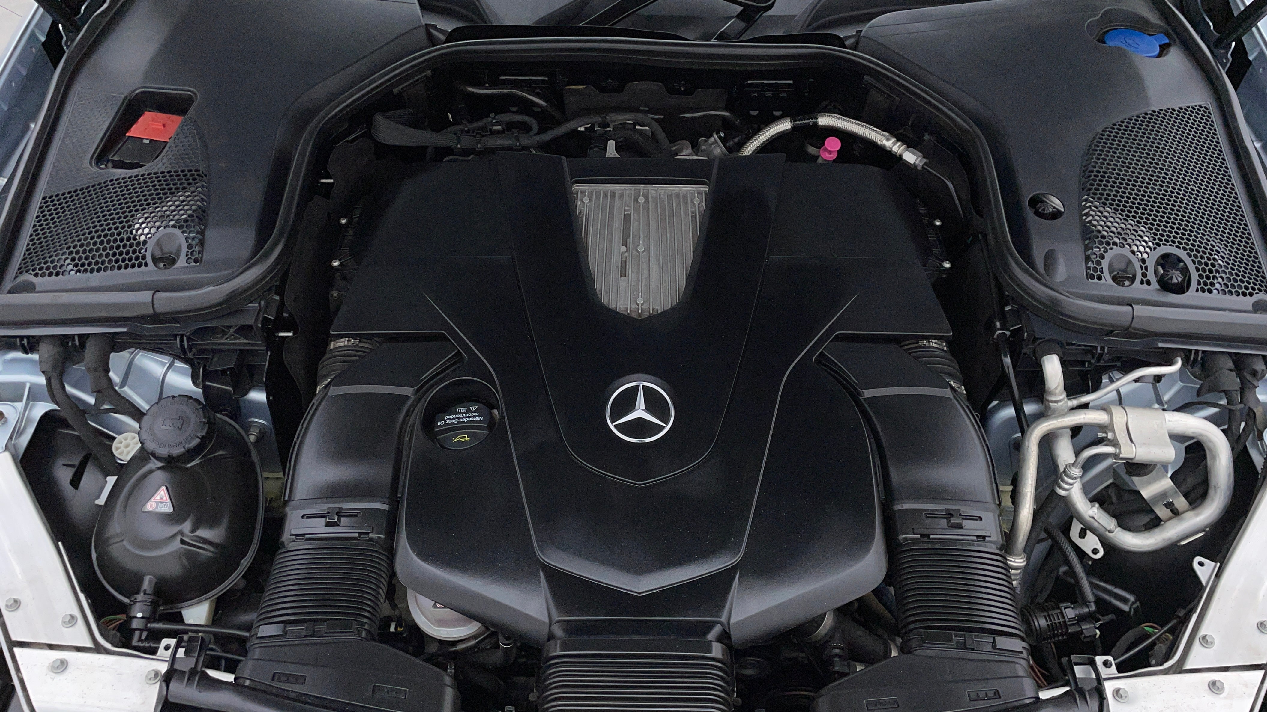 Mercedes Benz E-Class Saloon-Engine Bonet View
