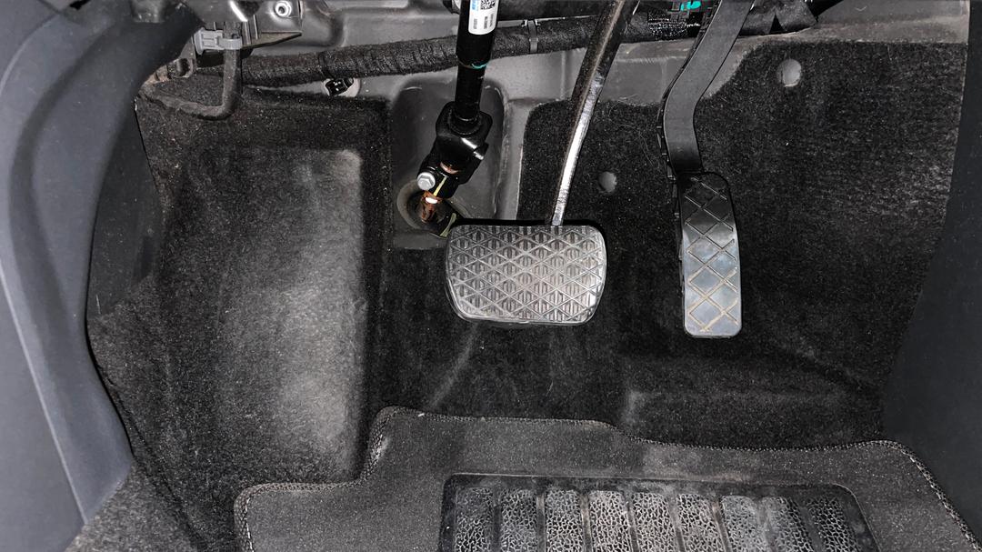 2022 MG Zst Vibe, Automatic, 73116 km, Pedals and Footmat