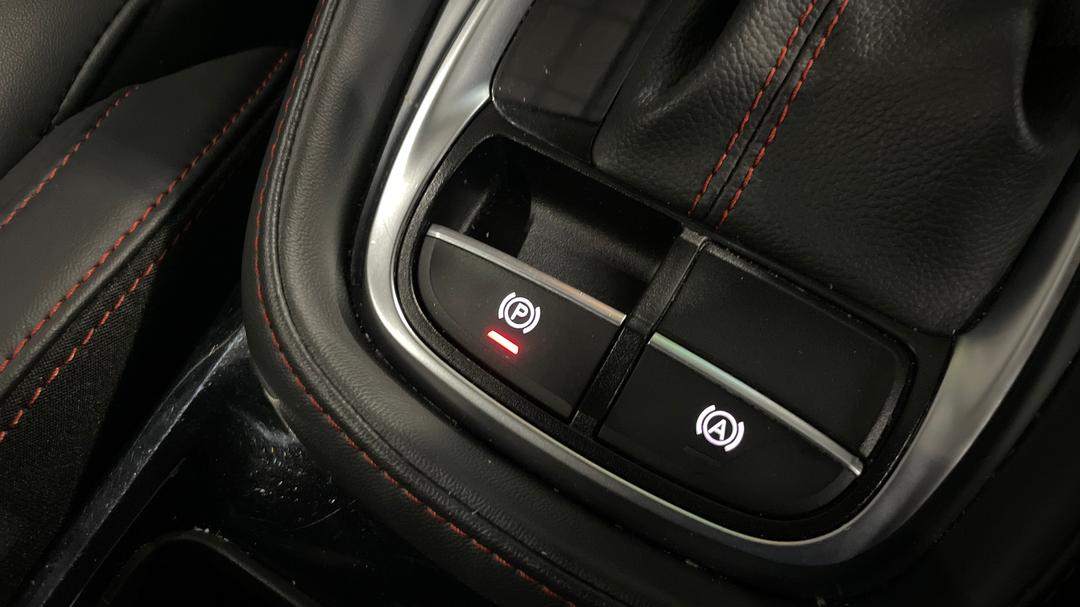 2022 MG Zst Vibe, Automatic, 73116 km, Handbrake