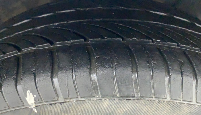 2015 Hyundai Elite i20 ASTA 1.2, Petrol, Manual, 76,748 km, Right Front Tyre Tread