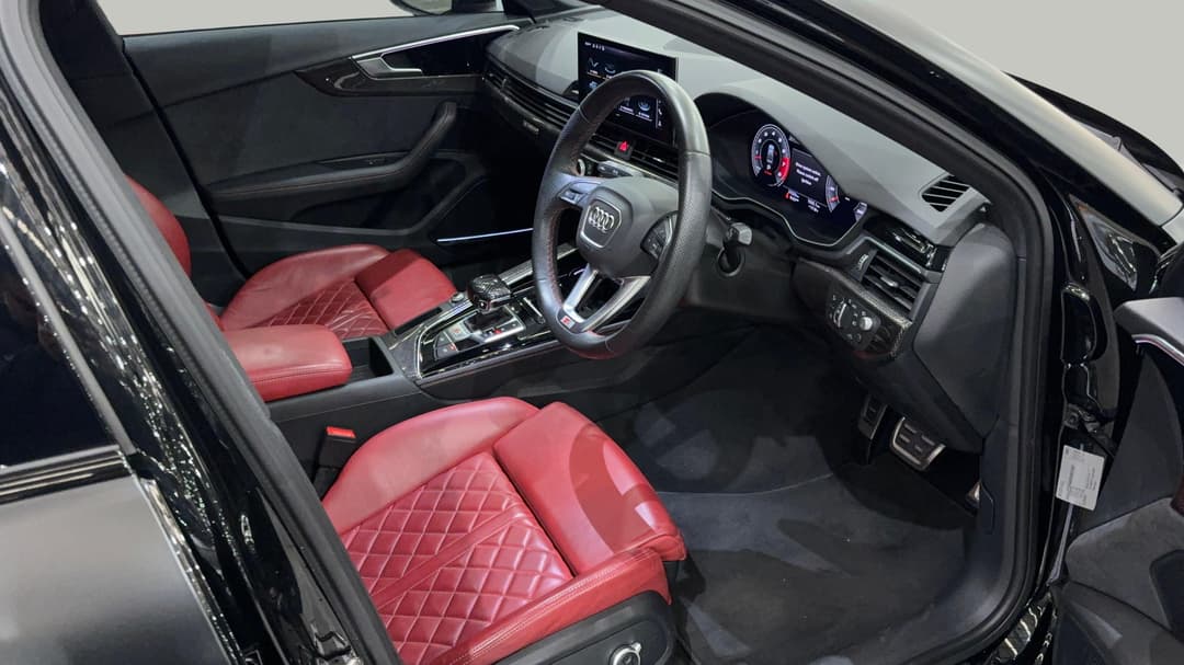 2023 Audi S4 3.0 Tfsi Quattro, Automatic, 31533 km, Right Side Front Door Cabin View