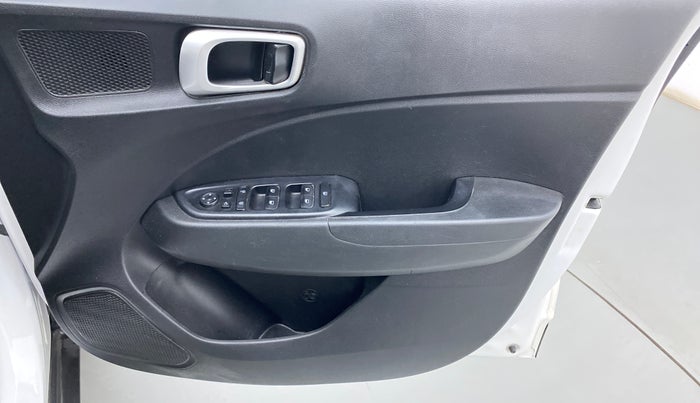 2021 Hyundai VENUE SX PLUS 1.0 TURBO DCT, Petrol, Automatic, 40,075 km, Driver Side Door Panels Control