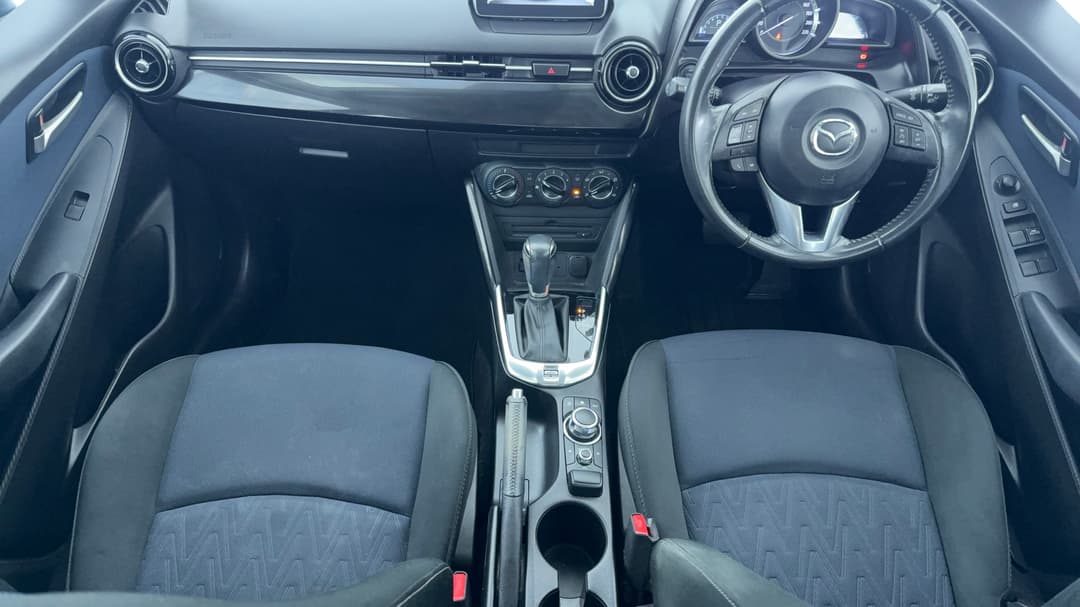 2016 Mazda Mazda2 Maxx, Automatic, 128985 km, Center Console