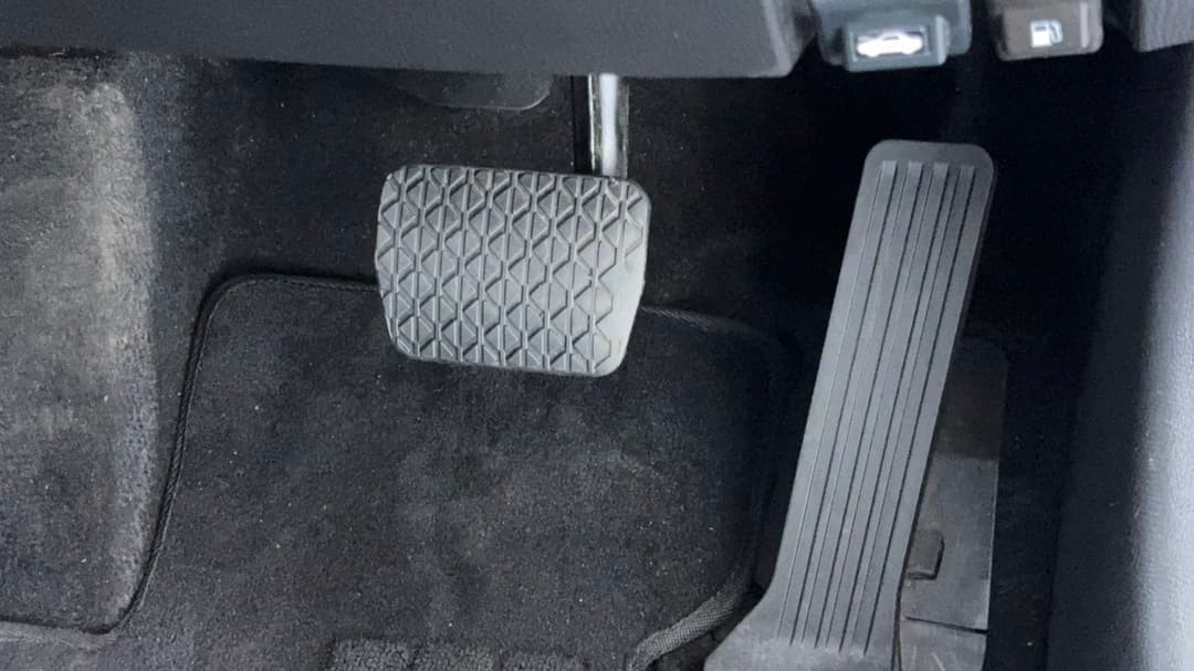 2016 Mazda Mazda2 Maxx, Automatic, 128985 km, Pedals and Footmat