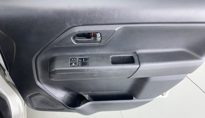 2019 Maruti New Wagon-R 1.0 LXI (O), CNG, Manual, 77,165 km, Driver Side Door Panels Control
