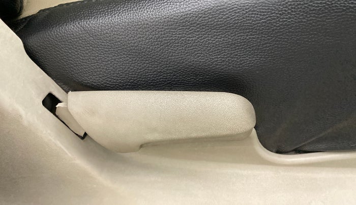 2018 Maruti Celerio VXI CNG, CNG, Manual, 59,917 km, Driver Side Adjustment Panel