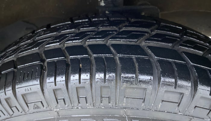 2019 Maruti Eeco 5 STR WITH AC PLUSHTR, Petrol, Manual, 13,200 km, Right Front Tyre Tread