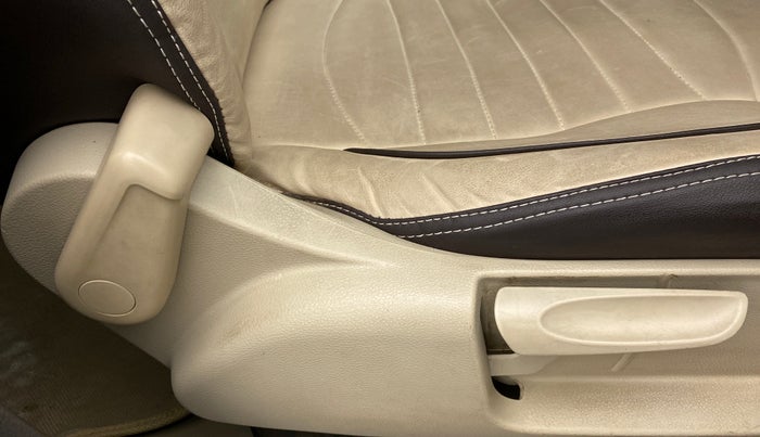 2014 Volkswagen Vento HIGHLINE DIESEL, Diesel, Manual, 95,871 km, Driver Side Adjustment Panel