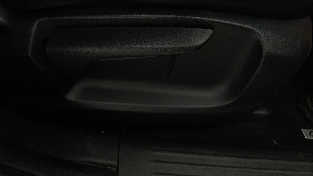 2019 Mazda CX-5 Maxx Sport (4x2), Automatic, 90038 km, Drivers Side Adjustment Panel