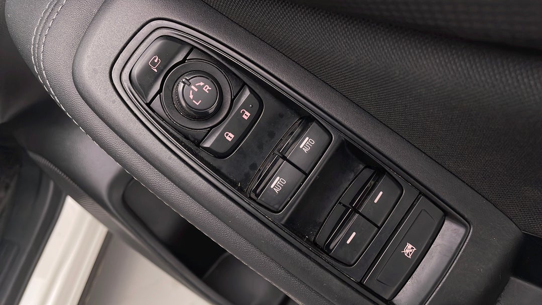 2020 Subaru Forester 2.5i (awd), Automatic, 63583 km, Drivers Side Door Panel Controls