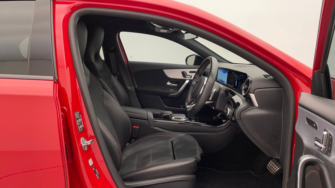 2019 Mercedes-benz A180 A180, Automatic, 56946 km, Right Side Front Door Cabin View