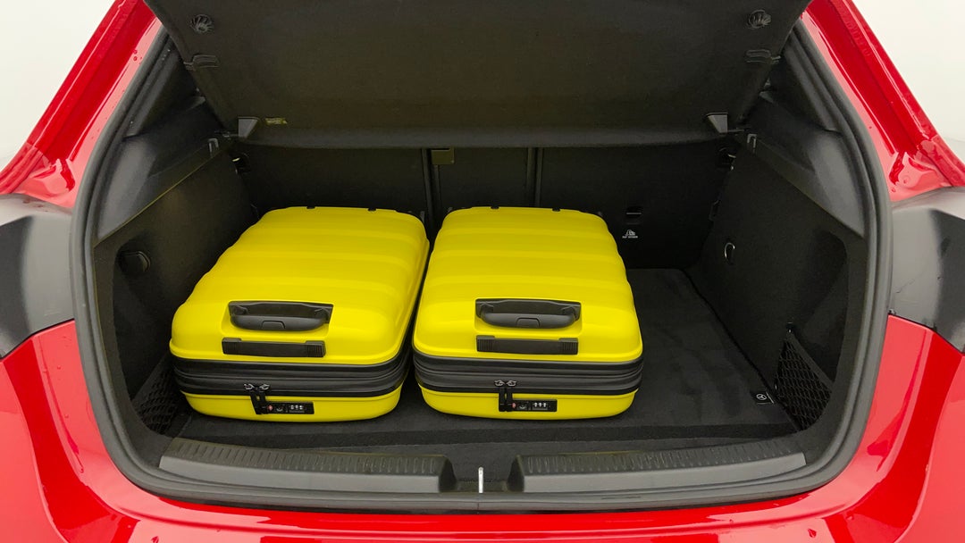 2019 Mercedes-benz A180 A180, Automatic, 56946 km, Boot Inside View with Luggage