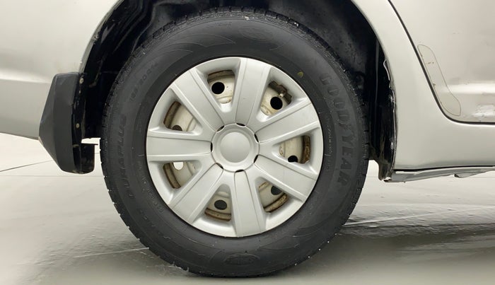 2011 Maruti Swift Dzire LXI, Petrol, Manual, 98,652 km, Right Rear Wheel