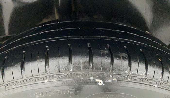 2011 Maruti Swift Dzire LXI, Petrol, Manual, 98,652 km, Right Rear Tyre Tread