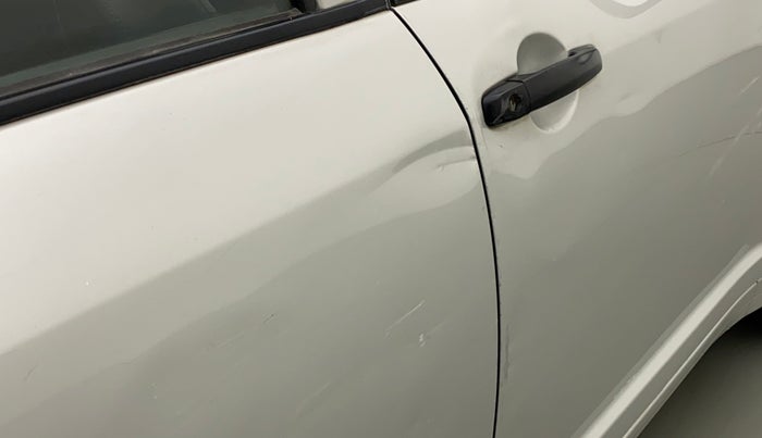 2011 Maruti Swift Dzire LXI, Petrol, Manual, 98,652 km, Right rear door - Slightly dented