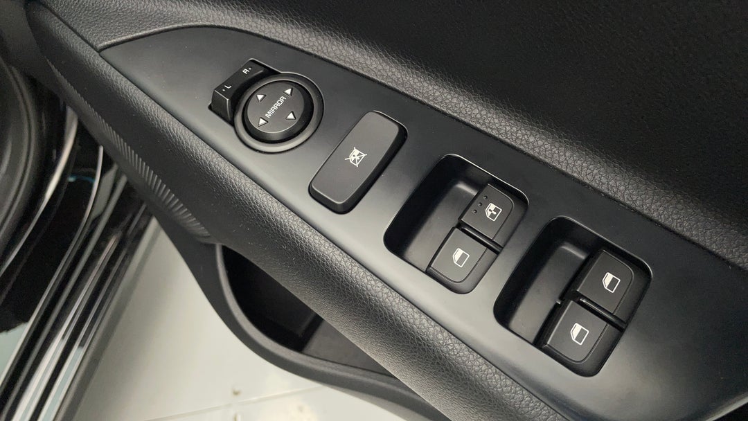 2017 Kia Rio S, Automatic, 100870 km, Drivers Side Door Panel Controls