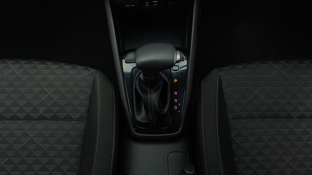 2017 Kia Rio S, Automatic, 100870 km, Gear Lever 