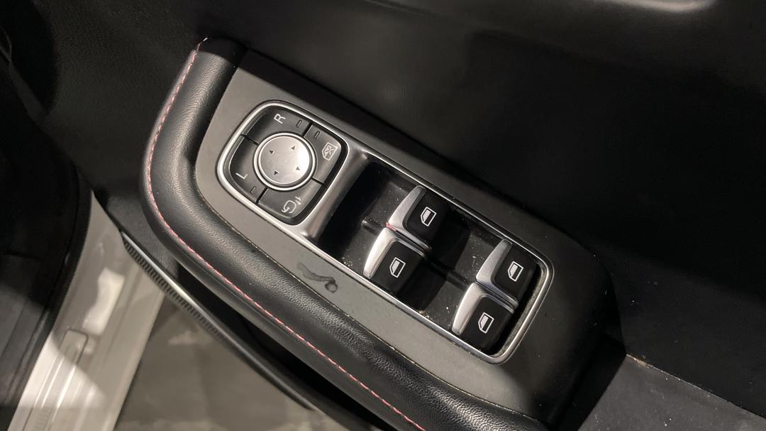 2022 MG HS Excite X, Automatic, 69953 km, Drivers Side Door Panel Controls