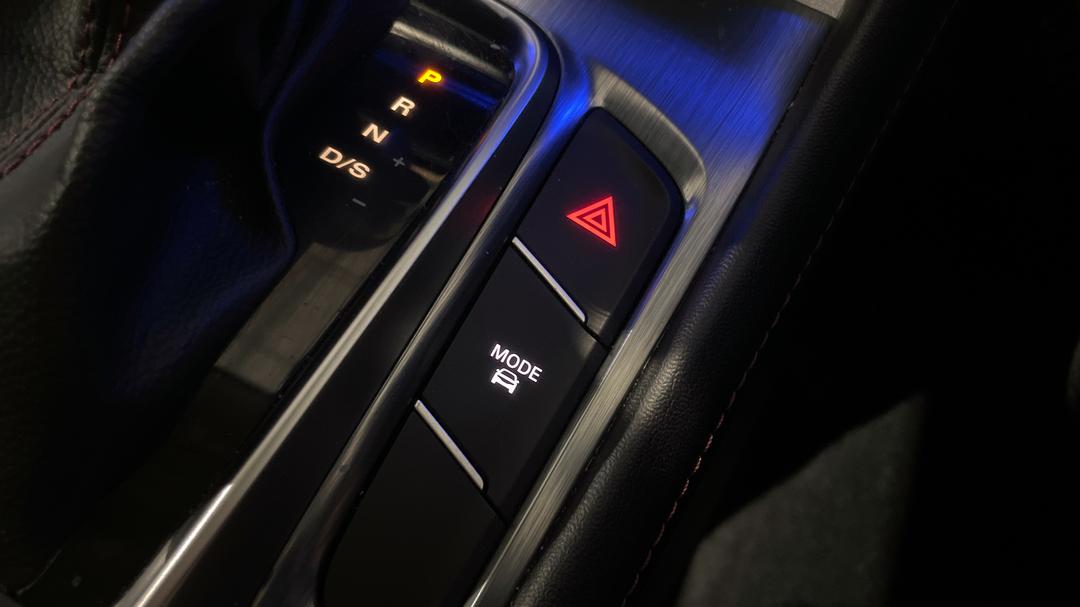 2022 MG HS Excite X, Automatic, 69953 km, Utility Switches/Buttons