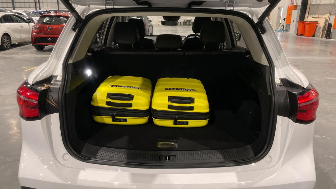 2022 MG HS Excite X, Automatic, 69953 km, Boot Inside View with Luggage