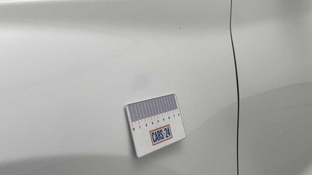 Quarter Panel Front LHS Guard Paint blemish