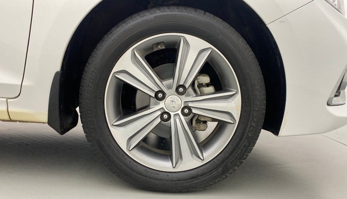 2018 Hyundai Verna 1.6 SX VTVT AT (O), Petrol, Automatic, 16,772 km, Right Front Wheel