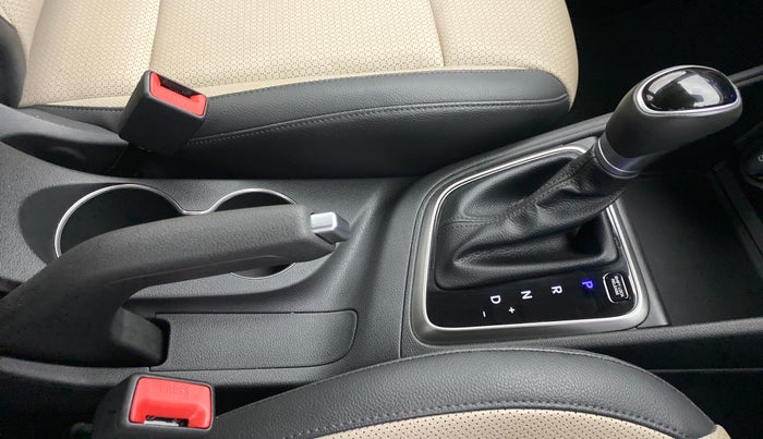 2018 Hyundai Verna 1.6 SX VTVT AT (O), Petrol, Automatic, 16,772 km, Gear Lever