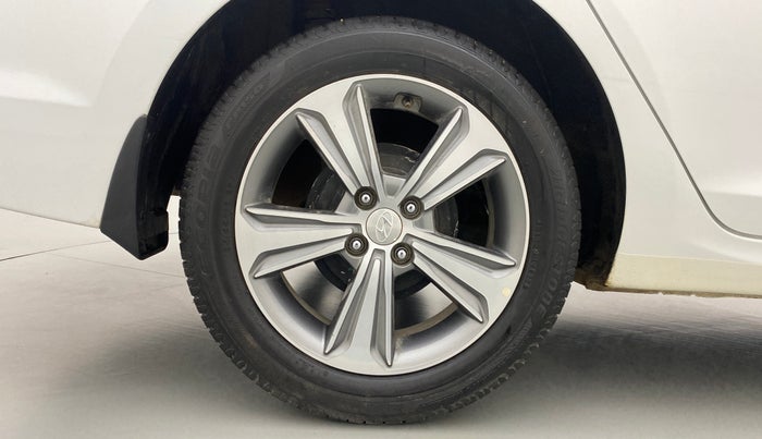 2018 Hyundai Verna 1.6 SX VTVT AT (O), Petrol, Automatic, 16,772 km, Right Rear Wheel