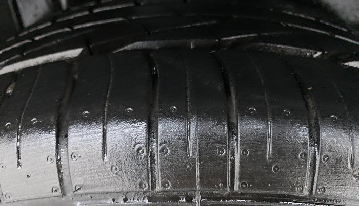 2017 Maruti S Cross ZETA SHVS, Diesel, Manual, 34,454 km, Right Rear Tyre Tread
