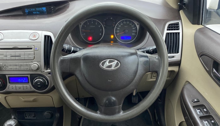2011 Hyundai i20 MAGNA O 1.2, Petrol, Manual, 99,605 km, Steering Wheel Close Up