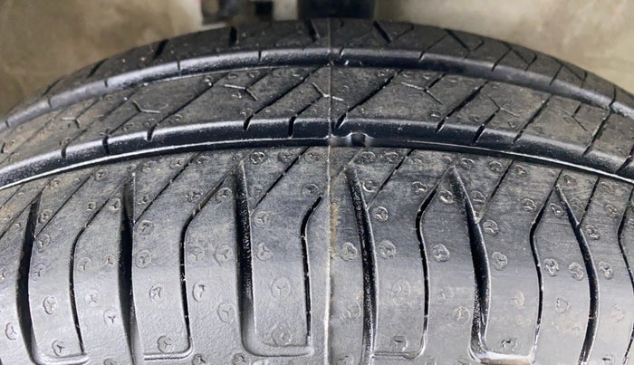 2014 Maruti Wagon R 1.0 VXI, Petrol, Manual, 26,042 km, Right Front Tyre Tread