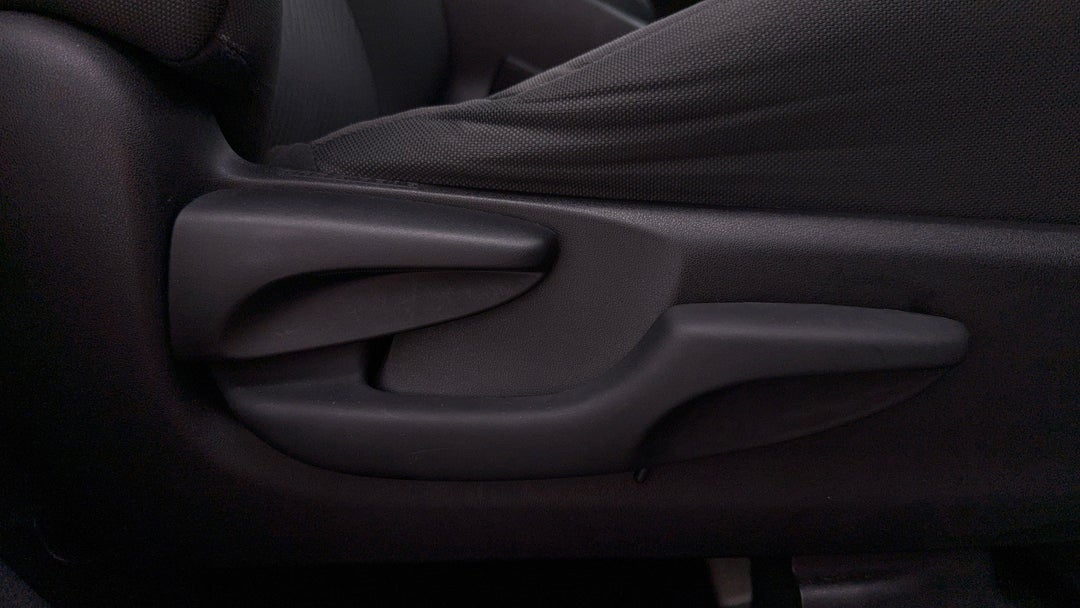 2018 Toyota Kluger Gx (4x4), Automatic, 55300 km, Drivers Side Adjustment Panel