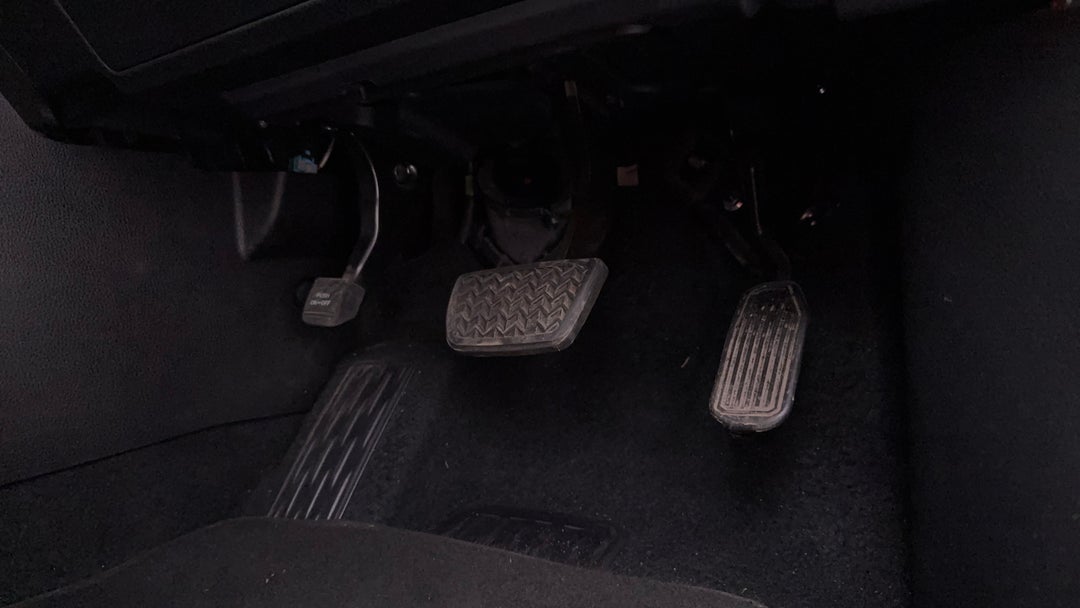 2018 Toyota Kluger Gx (4x4), Automatic, 55300 km, Pedals and Footmat