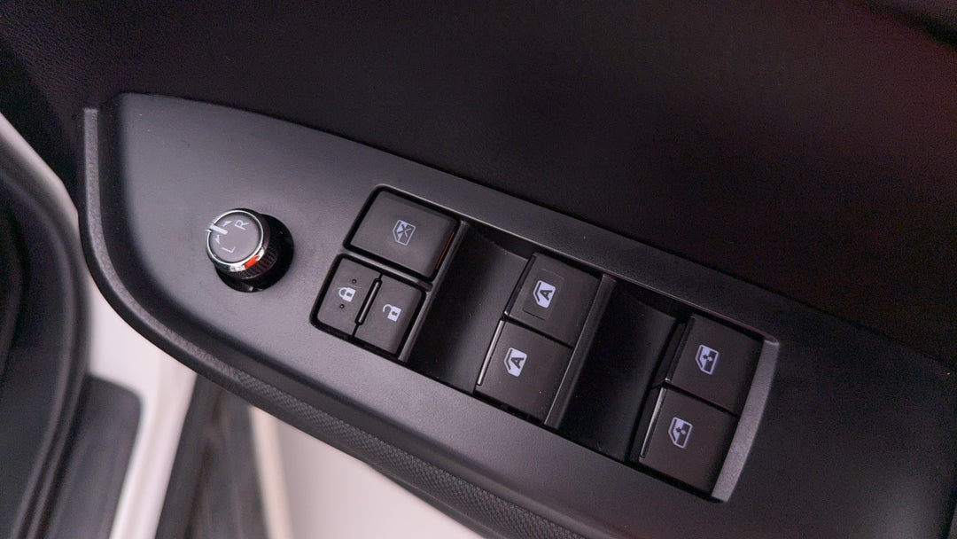 2018 Toyota Kluger Gx (4x4), Automatic, 55300 km, Drivers Side Door Panel Controls