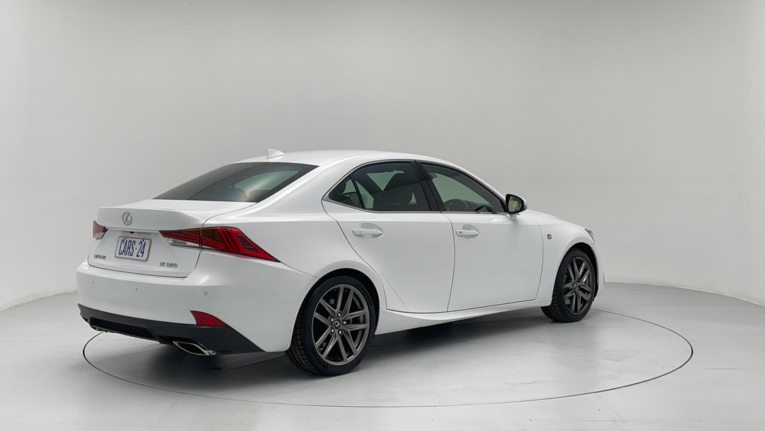 Right Back Diagonal (45- Degree) View