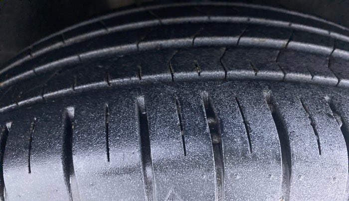 2015 Maruti Baleno ALPHA 1.2 K12, Petrol, Manual, 23,936 km, Right Rear Tyre Tread