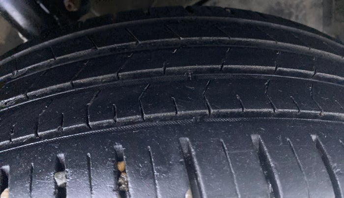 2015 Maruti Baleno ALPHA 1.2 K12, Petrol, Manual, 23,936 km, Right Front Tyre Tread