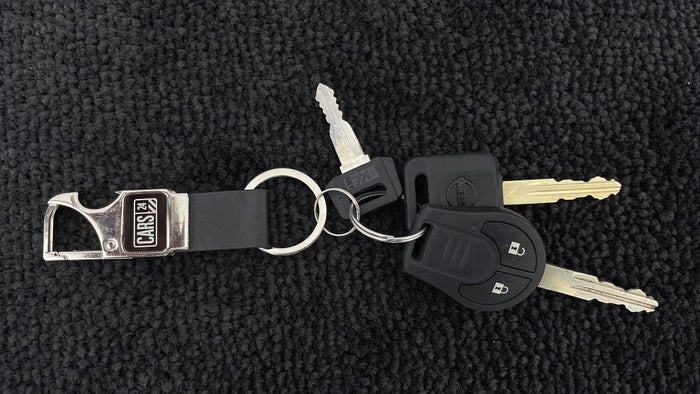 NISSAN PATROL-Key Close-up