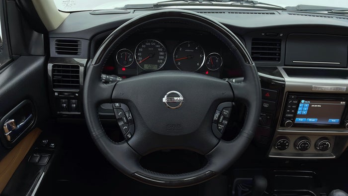 NISSAN PATROL-Steering Wheel Close-up