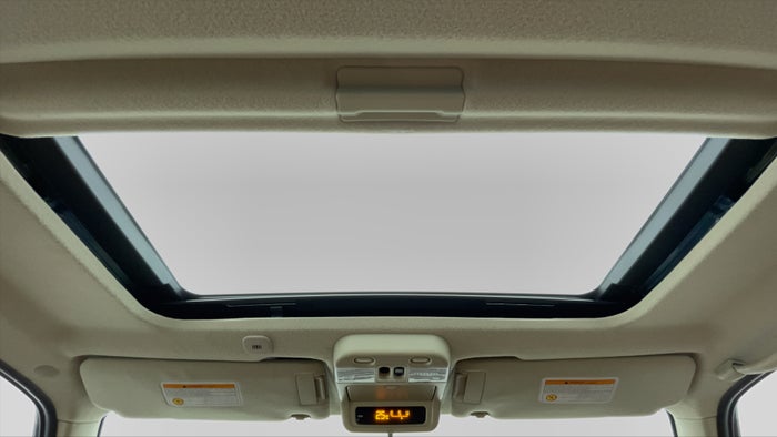 NISSAN PATROL-Interior Sunroof/Moonroof