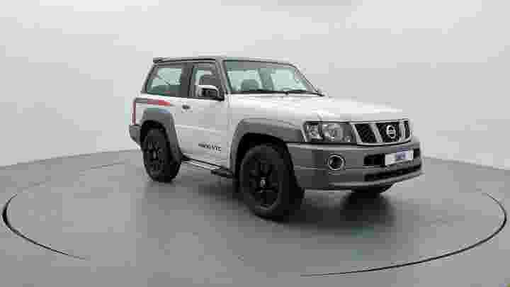 Used NISSAN PATROL 2019 SUPER SAFARI Manual, 21,724 km, Petrol Car