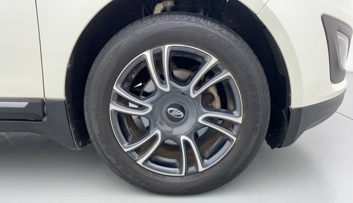 2018 Mahindra MARAZZO M8 7 STR, Diesel, Manual, 7,435 km, Right Front Wheel