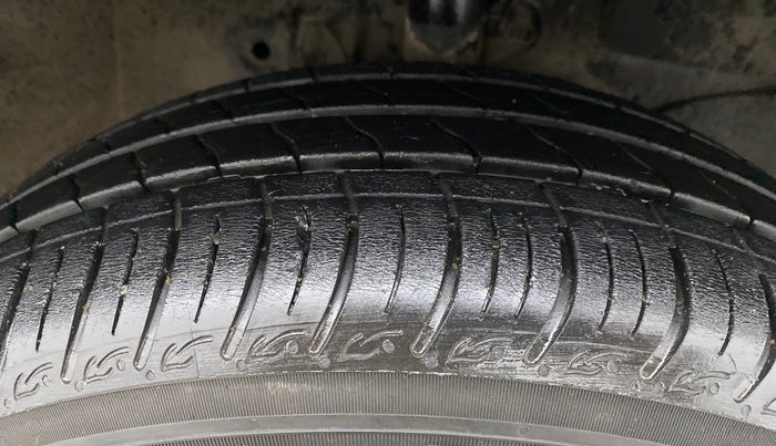 2015 Honda Amaze 1.2L I-VTEC SX, Petrol, Manual, 43,848 km, Right Front Tyre Tread