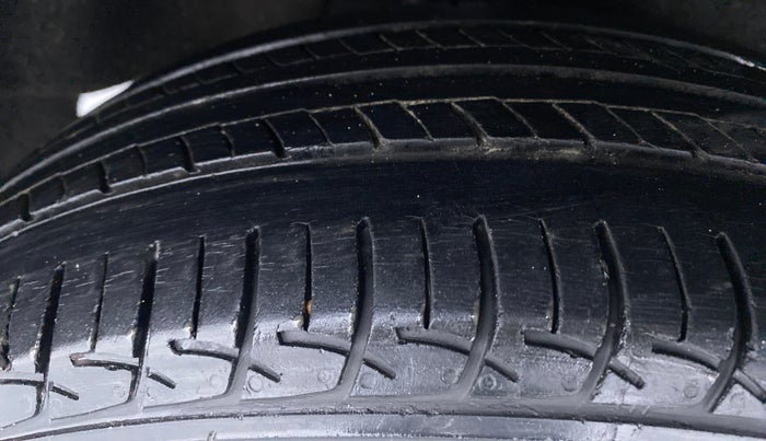 2016 Maruti Baleno DELTA 1.2 K12, Petrol, Manual, 43,209 km, Right Rear Tyre Tread