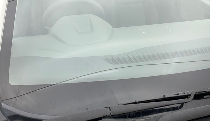 2021 Tata ALTROZ XE DIESEL, Diesel, Manual, 14,640 km, Front windshield - Minor spot on windshield