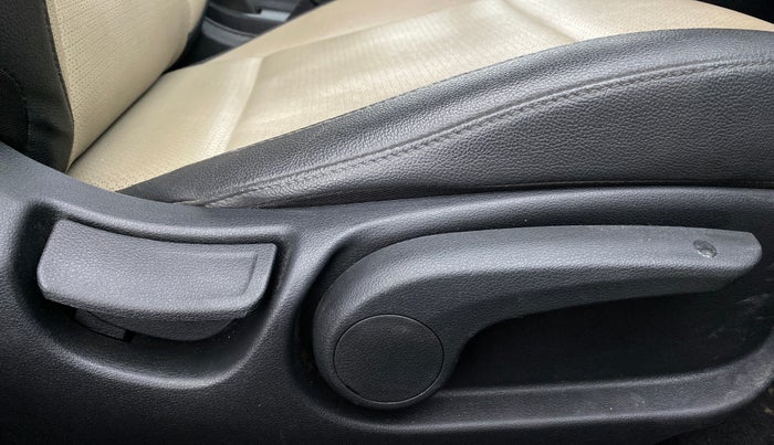 2019 Hyundai Verna 1.6 SX VTVT (O), Petrol, Manual, 29,414 km, Driver Side Adjustment Panel