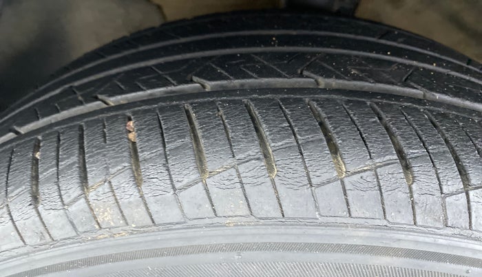 2019 Hyundai Verna 1.6 SX VTVT (O), Petrol, Manual, 29,414 km, Left Front Tyre Tread