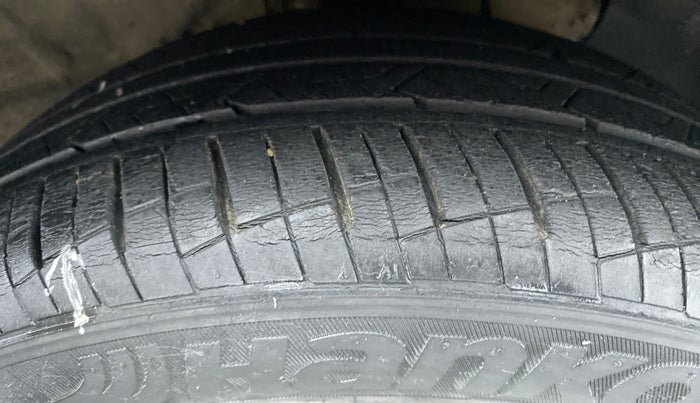 2019 Hyundai Verna 1.6 SX VTVT (O), Petrol, Manual, 29,414 km, Right Front Tyre Tread